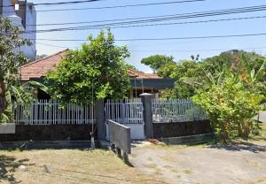 Dijual Rumah Lama di Kendangsari Surabaya