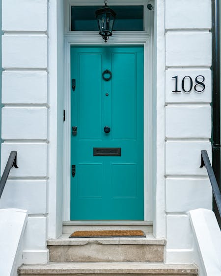 pintu rumah biru hijau