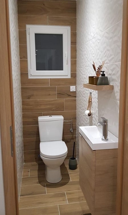 powder room keramik motif kayu