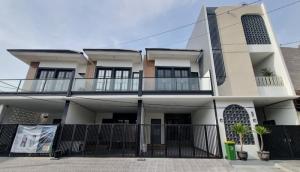 Thumbnail of Dijual Rumah Modern Minimalis di Ketintang Baru - Gayungan
