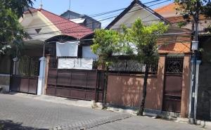 Thumbnail of Dijual Rumah + Gudang – Siap untuk Usaha, Dekat Jembatan Suramadu